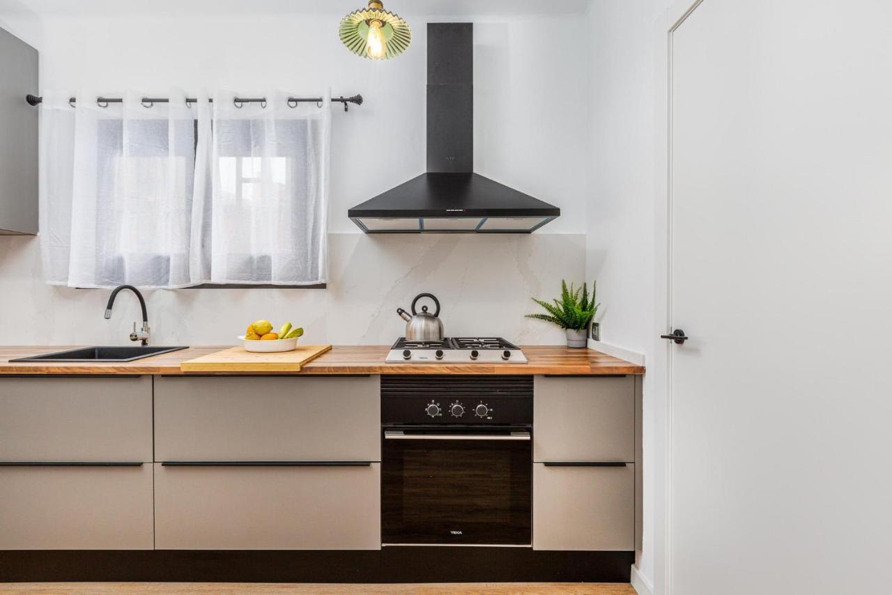 Simply Stunning - Hidden Gem, Heart Of Poble Sec Apartman Barcelona Kültér fotó